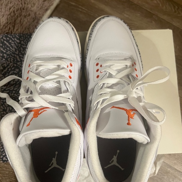 Orange Air Jordan 3 - Picture 6 of 6